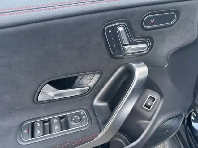 Mercedes Cla 200 d coupé amg line — photo 14