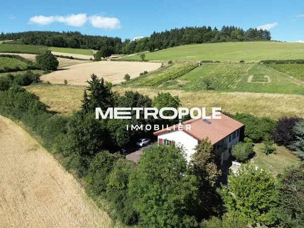 Maison familiale entièrement rénovée avec prestations premiu