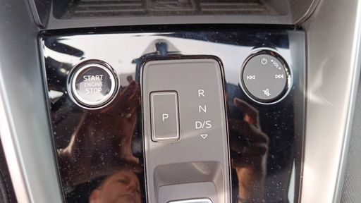 Audi A3 Berline 35 TFSi 150 Mild Hybrid S-Tronic 7 - Design – 2021 – 57091 km – Hybride essence – Boîte Automatique — photo 7