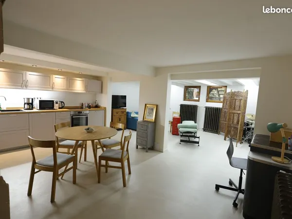 Studio 1 pièce 52 m²