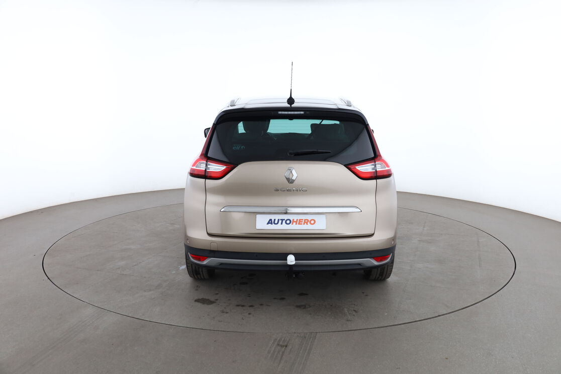 Renault Grand Scenic 1.6 dCi Energy Initiale Paris EDC — photo 4