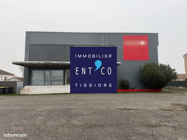 Local 1500 m² Boé