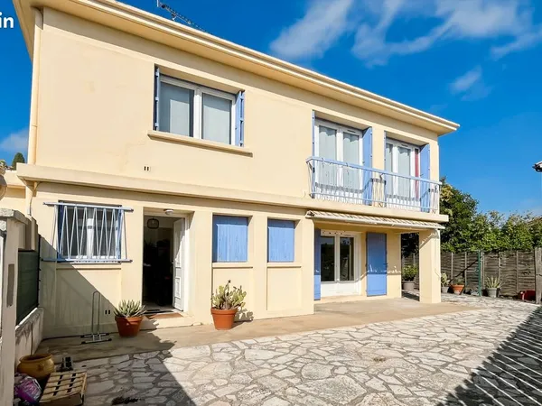 Maison 8 pièces 180 m²