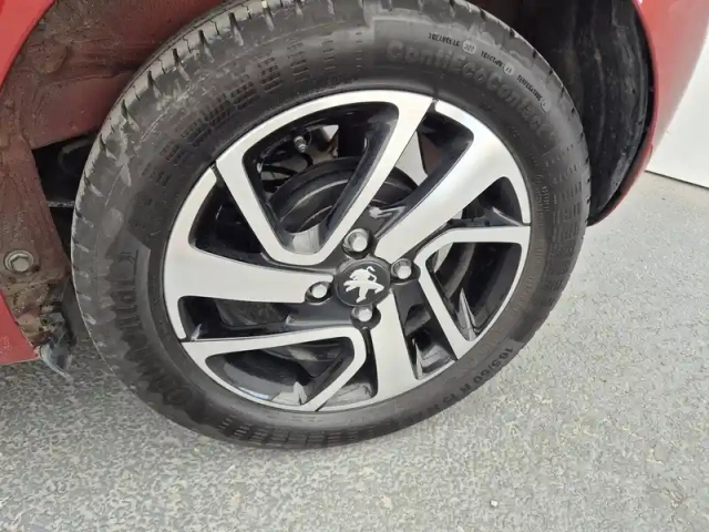Peugeot 108 vti 72ch s&amp;s bvm5 — photo 11