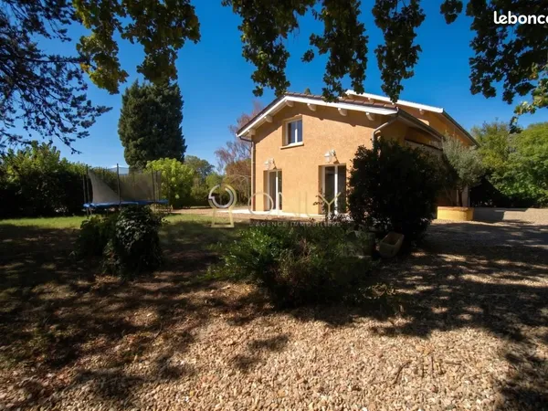 Maison 5 pièces 140 m²