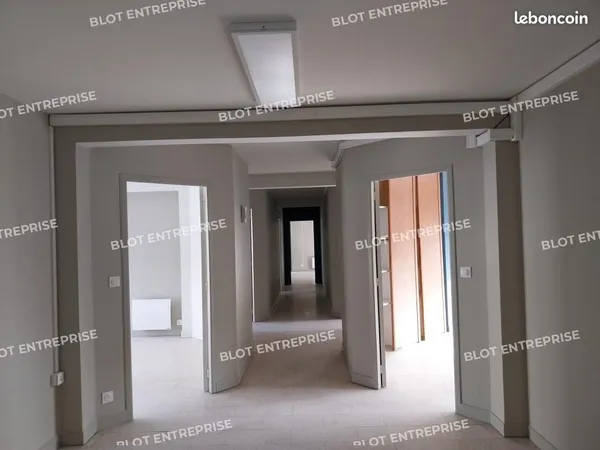 Bureaux 195 m²