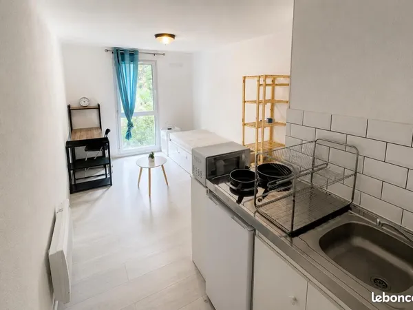 Studio 1 pièce 18 m²