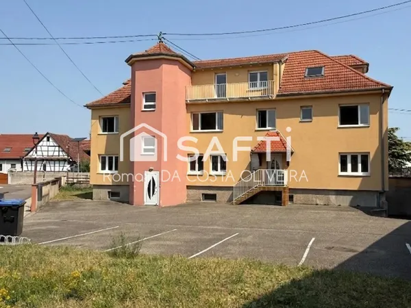Superbe appartement de 3 pièces au 2éme et dernier étage, disposant d'un balcon, d'une place de stat