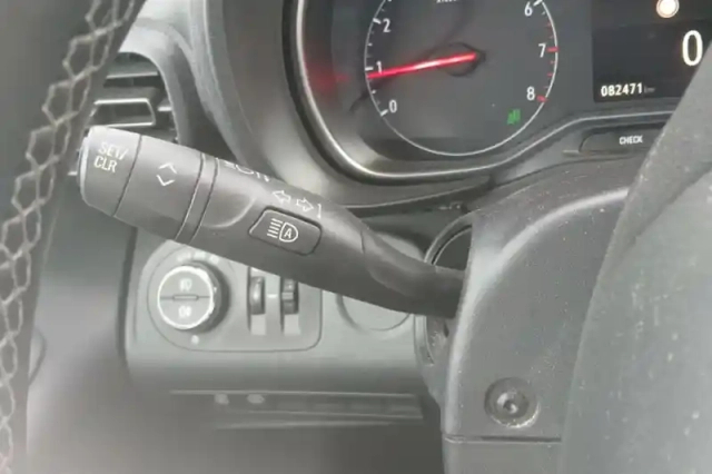 Opel Combo life l1h1 1.5 diesel 100 ch start/stop — photo 28