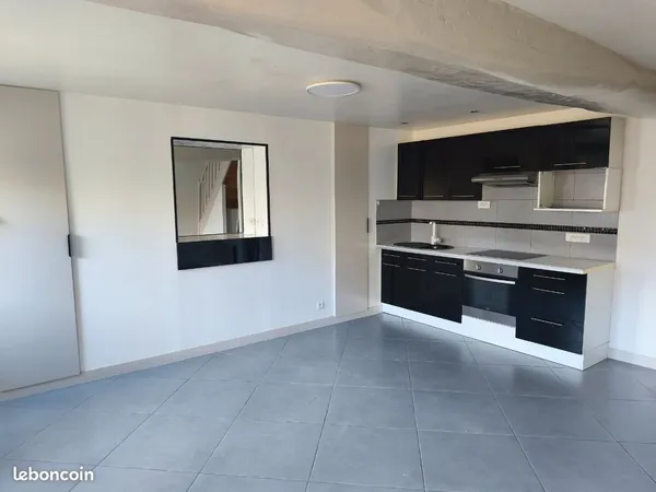 Maison T3 de 60m2 avec cour et jardin 550