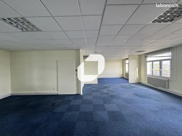 Bureaux 784 m²