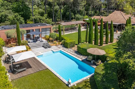 Villa 8 pièces 232 m²