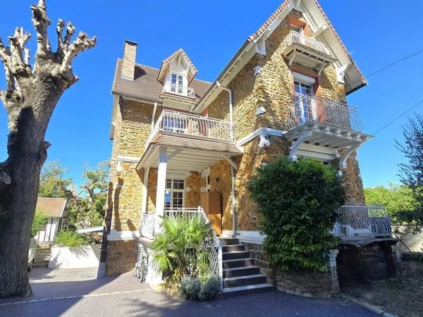 Maison 7 pièces 200 m²
