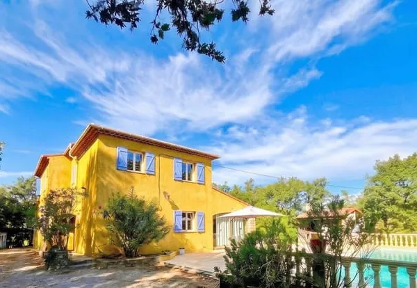 Villa 6 pièces 221 m²