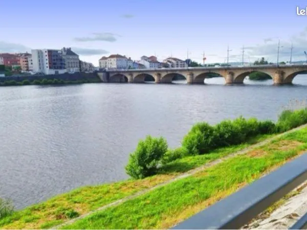 EXCLUSIVITÉ ROANNE BORD DE LOIRE | T5 de 97 m² ENTIÈREMENT RÉNOVÉ (2023) - 4 CHAMBRES & VUE DÉGAGÉE