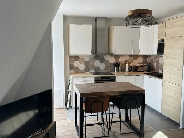 Loue appartement lumineux meublé
