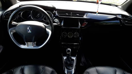 DS DS3 1.2 PureTech 130 - Sport Chic – 2018 – 87236 km – Essence – Boîte Manuelle — photo 31