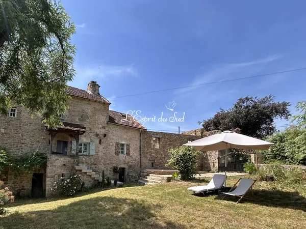 Maison en pierre restaurée de 3 chambres avec gîte, grange à