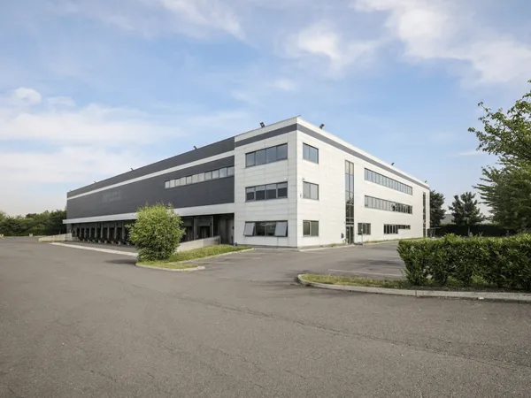 Entrepôt 6906 m²