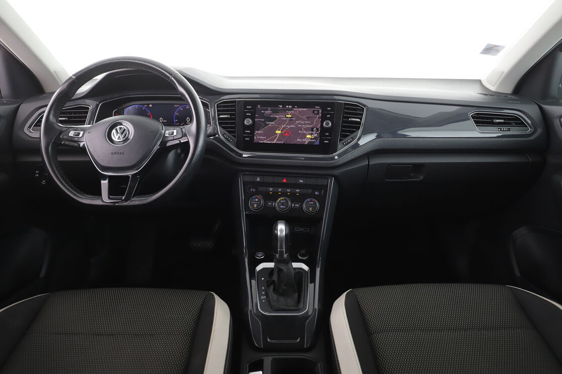 Volkswagen T-Roc 1.5 TSI EVO Carat DSG7 — photo 11