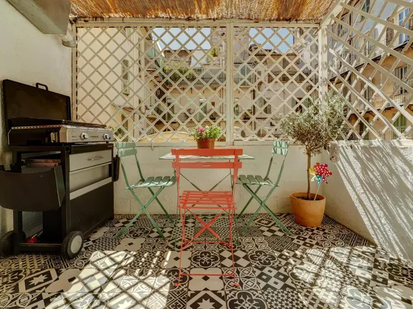 VENTE : Nice à pied, la terrasse en plus