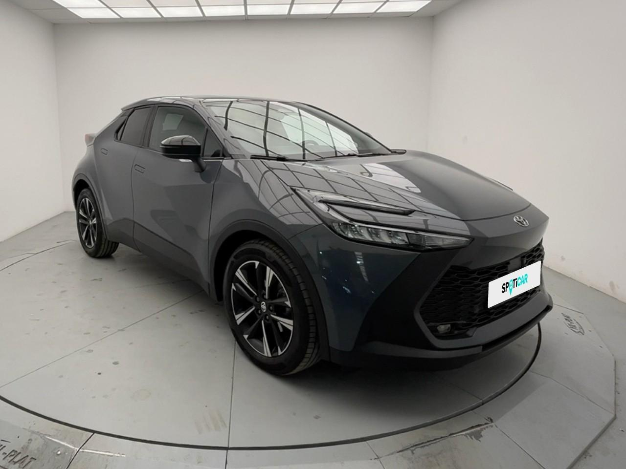 Toyota C-Hr hybride 140 design — photo 7