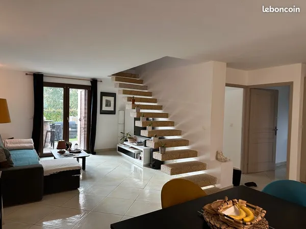 Location meublée à l'année - maison t4 de 105 m² - porto-vecchio