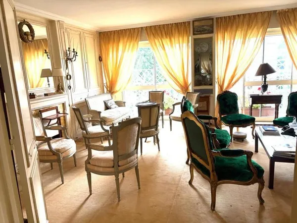 Appartement 6 pièces 165 m²