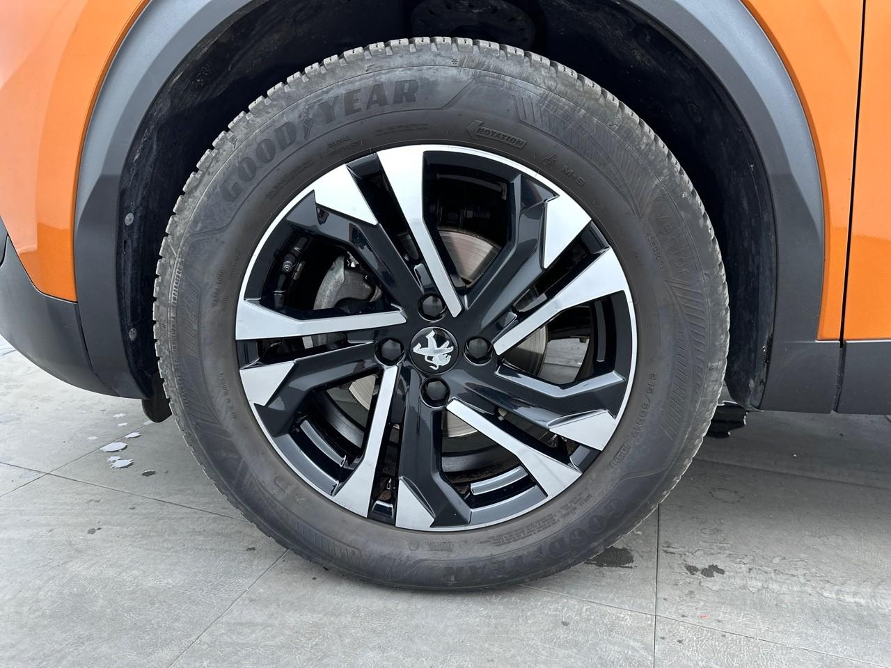 Peugeot 2008 puretech 130 s&s eat8 allure pack — photo 14