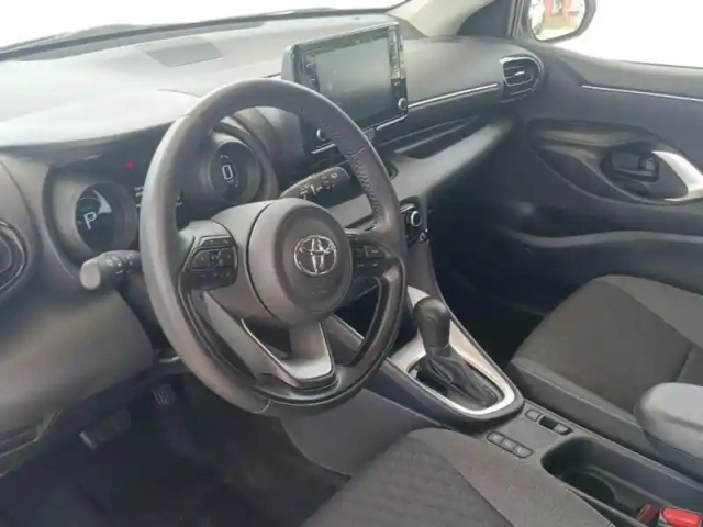 Toyota Yaris 116h design 5p my22 — photo 15