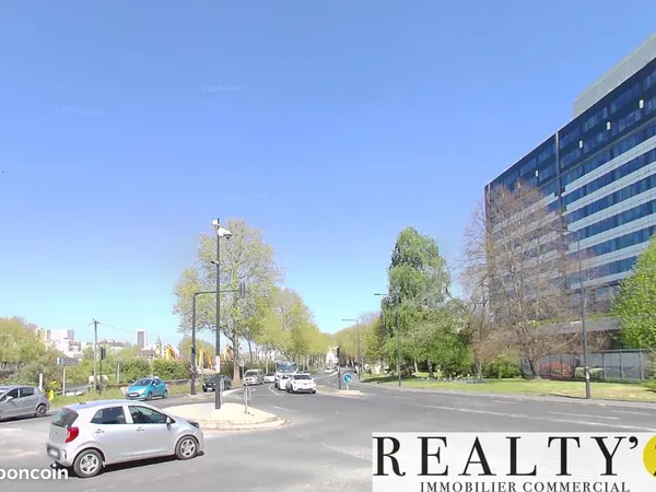 Local commercial 1 660 m²