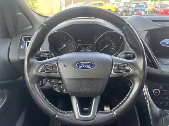 Ford Kuga 2.0 tdci 180ch stop&amp;start st-line 4x4 powershift — photo 15