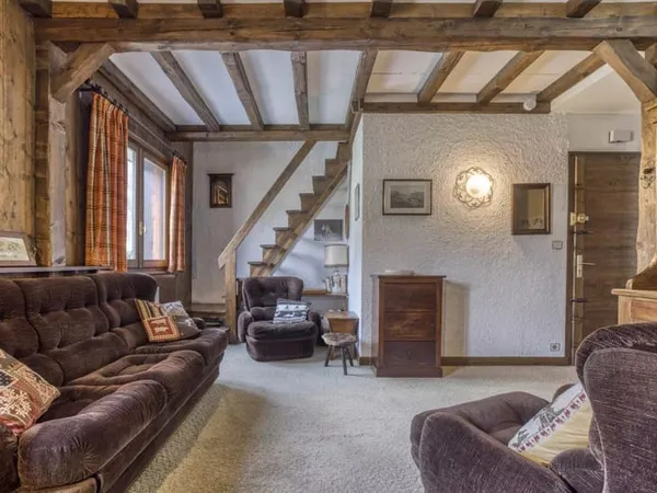 Barnes Chamonix - Duplex - Dernier Etage - 2 Chambres - Grand Potentiel - Argentiere