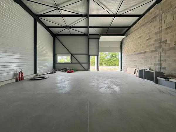 Entrepôt/local industriel 115 m²