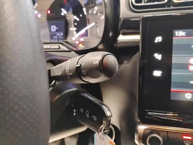 Citroën C3 puretech 83 s&amp;s bvm5 shine — photo 18