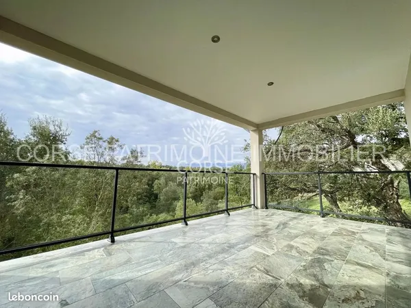 Villa 7 pièces 145 m²