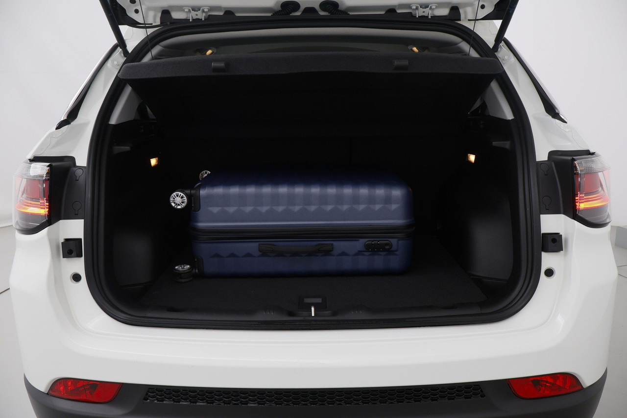 Jeep Compass — photo 15