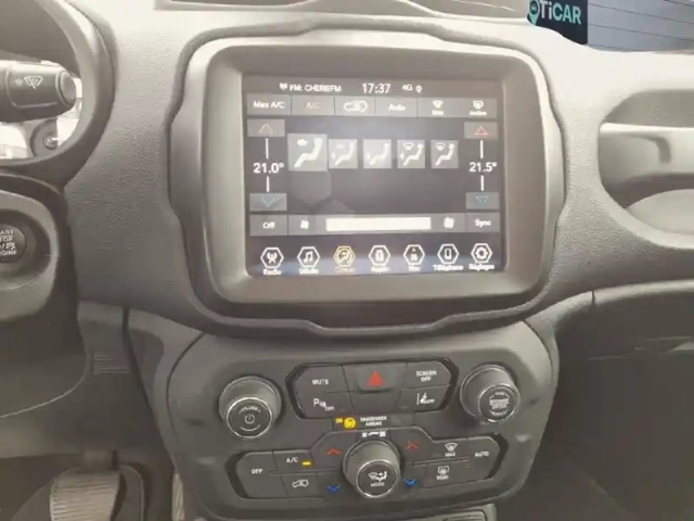 Jeep Renegade 1.3 turbo t4 190 ch phev at6 4xe eawd edition limitee central park — photo 22