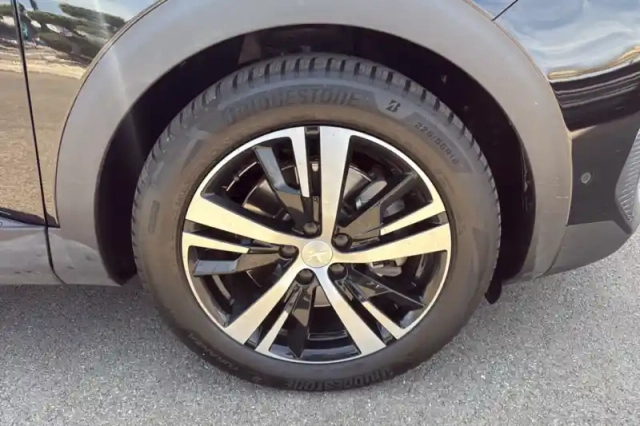 Peugeot 3008 hybrid 225 e-eat8 — photo 10