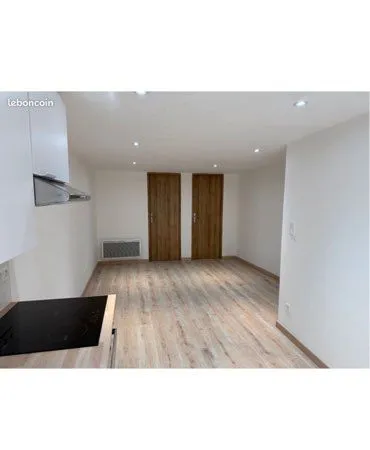 Création d'un studio dans immeuble, entièrement rénové récemment