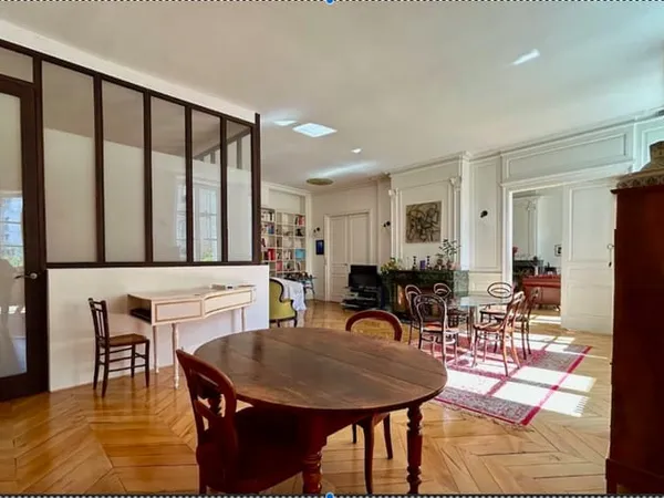 Superbe appartement atypique de charme à 35 minutes de Lyon