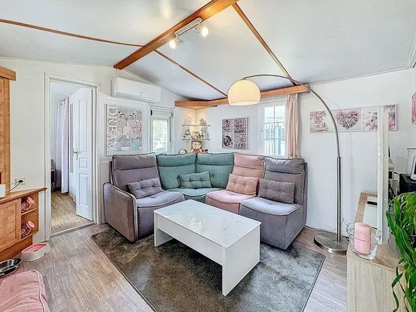 ️ Mobil-home - 43 m² sur parcelle arborée dans PRL 3★ avec piscine - Plage à 5 min à pied !