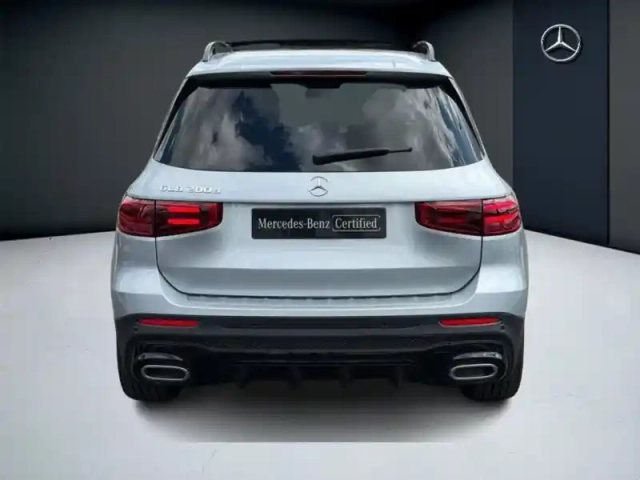 Mercedes Glb 200 d amg line — photo 24