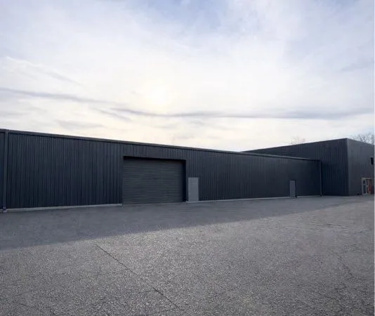 Hangar stockage / industriel / commercial /bureaux