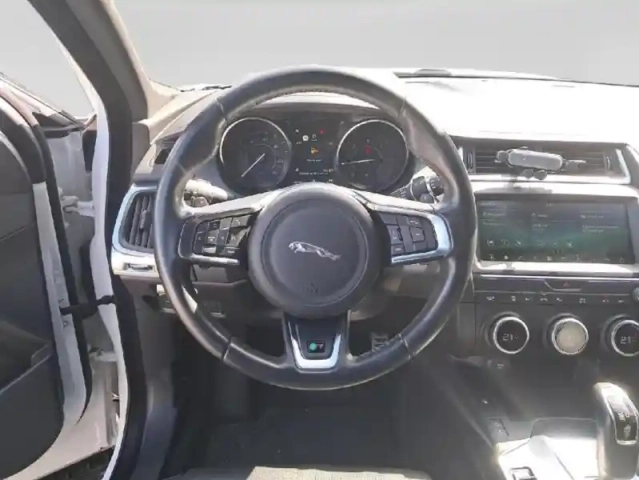 Jaguar E-Pace 2.0d 150ch r-dynamic s awd bva9 — photo 12