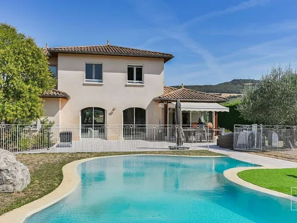 Maison 6 pièces 168 m²