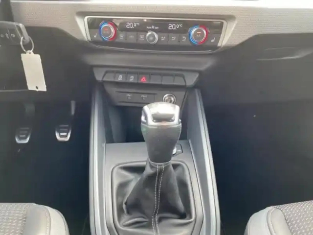 Audi A1 sportback 25 tfsi 95ch s line — photo 12