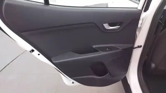 Kia Stonic 1.0 t-gdi 100 ch bvm6 — photo 25