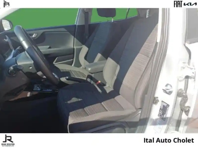 Kia Stonic 1.0 t-gdi 100ch active dct7 — photo 8