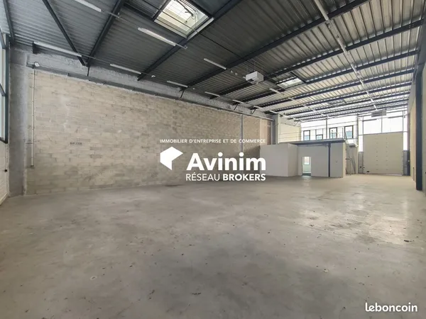 Bureaux 436 m² Le Coudray-Montceaux